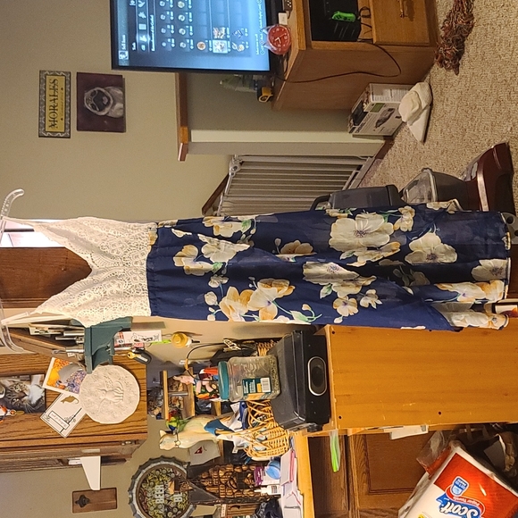 Womens dress (brand unknown) - Picture 1 of 2